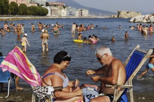 09-the-amalfi-coast-napoli-2014-cm-65x90-martin-parr-magnum-photos-studio-trisorio