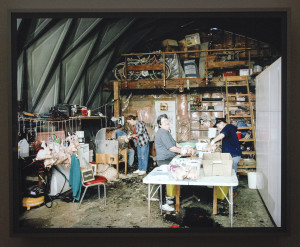 Jeff-Wall-Dressing-Poultry-Dia-in-lichtbak-2007